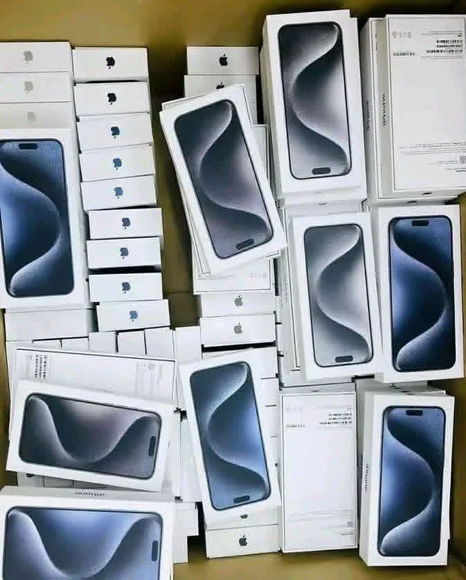 iPhone 15 Pro Max Electronics Pallet: Buy 1 Premium Tech Lot - Image 2