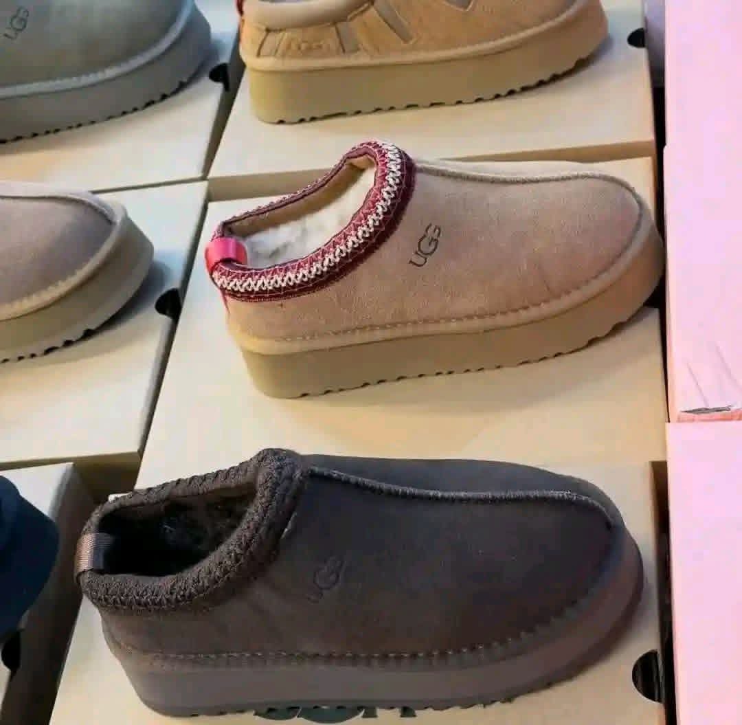 UGG Boots Liquidation Pallet: 60-120 Pairs Wholesale - Image 2