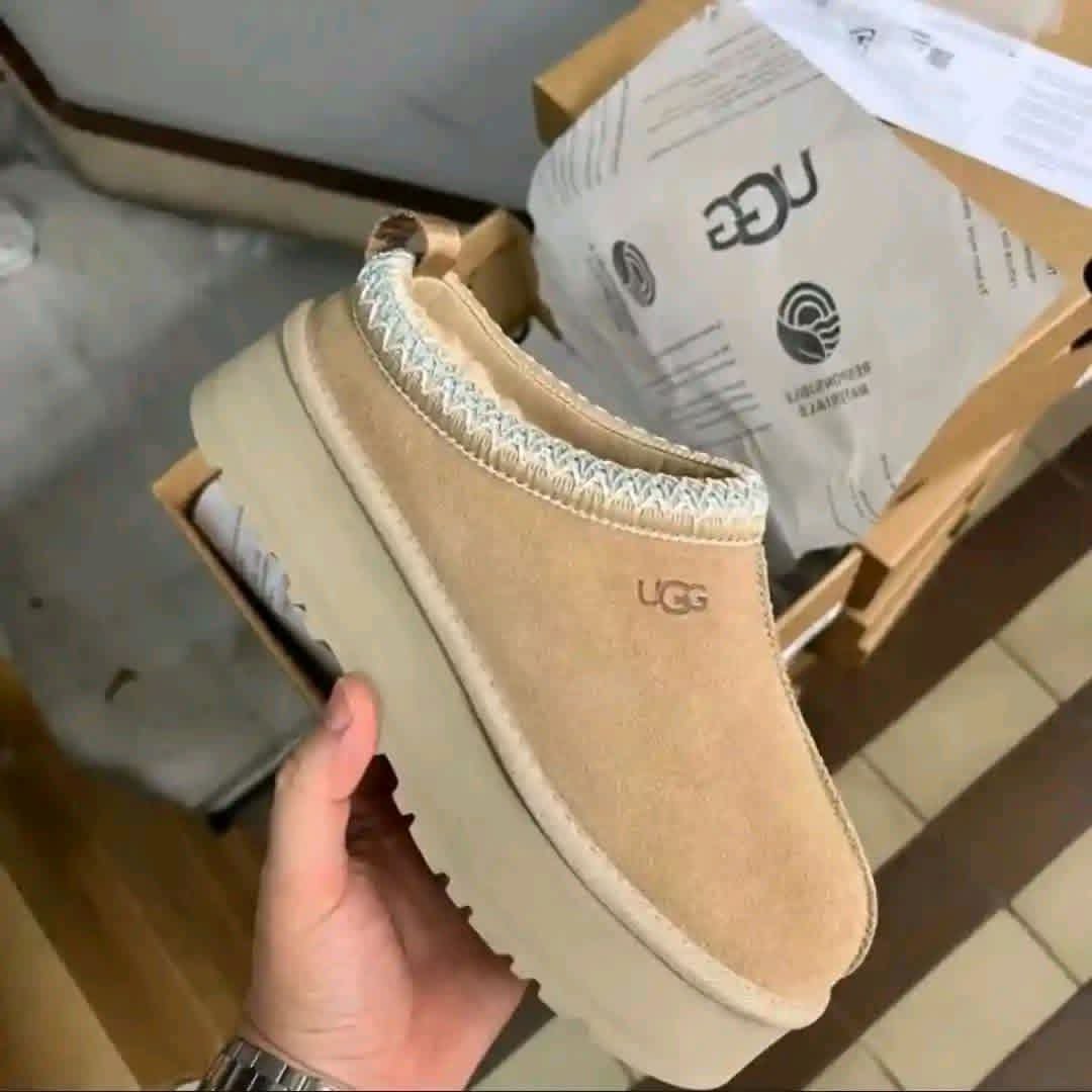 UGG Boots Liquidation Pallet: 60-120 Pairs Wholesale - Image 4