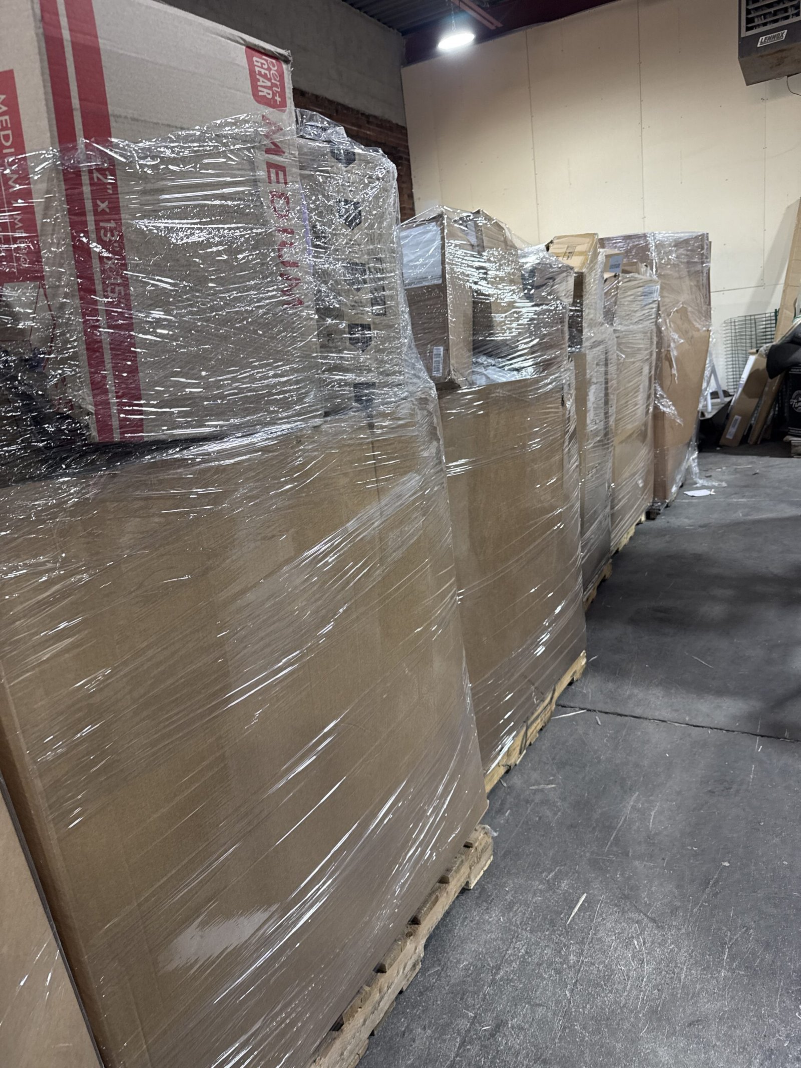 Amazon Mediums Truckload — 28 Pallets of Wholesale Profit