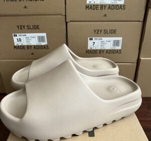 Assorted Slide Sandals Pallet — 200-Pair Wholesale Lot