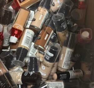 Buy 100-Unit Mixed Cosmetic Pallet — Wholesale Beauty Lot