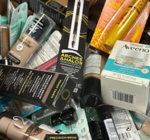 Buy 150-Unit Mixed Cosmetics Pallet - Wholesale Beauty Profit Lot