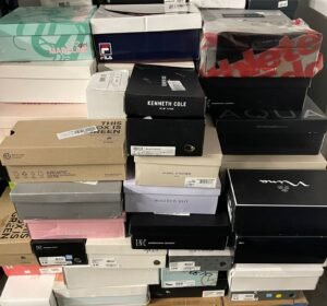Buy 325-Pair Macy's Bloomingdale's Women's Shoes Pallet — Wholesale