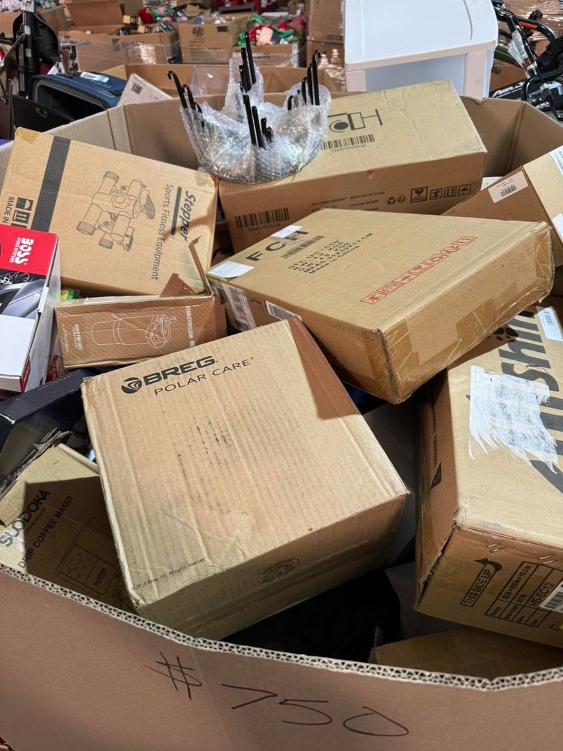 Buy Amazon Medium Items Pallet: 15-30 Super-Clean Resale Units