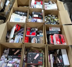Kohl's Beauty Pallet — Buy 900 New Cosmetics for $1,300